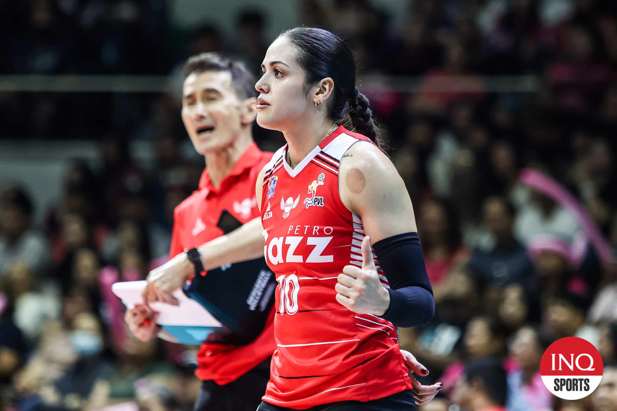 Divkārtēja PVL MVP Petro Gazz Angels zvaigzne Brūka Van Sirpis.