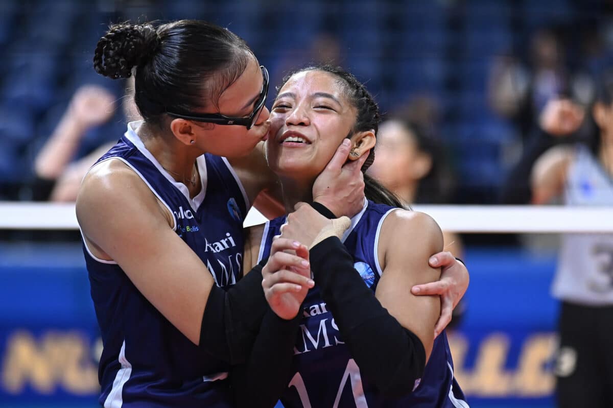 Fhei Sagaysay (right) deserves a kiss—and some of the credit—for the meteoric rise of longtime teammate and friend Shaina Nitura. —UAAP MEDIA Alyssa Solomon (right) is working her way to top form.