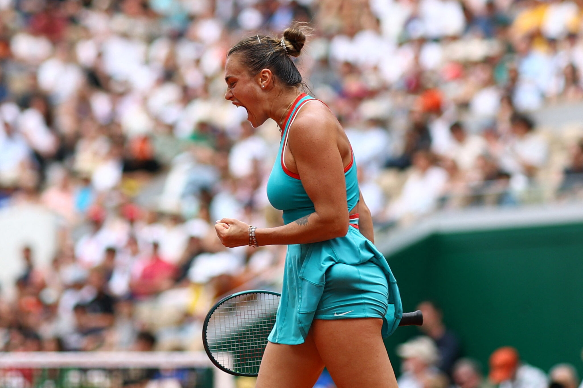 French Open Aryna Sabalenka powers into quarterfinal