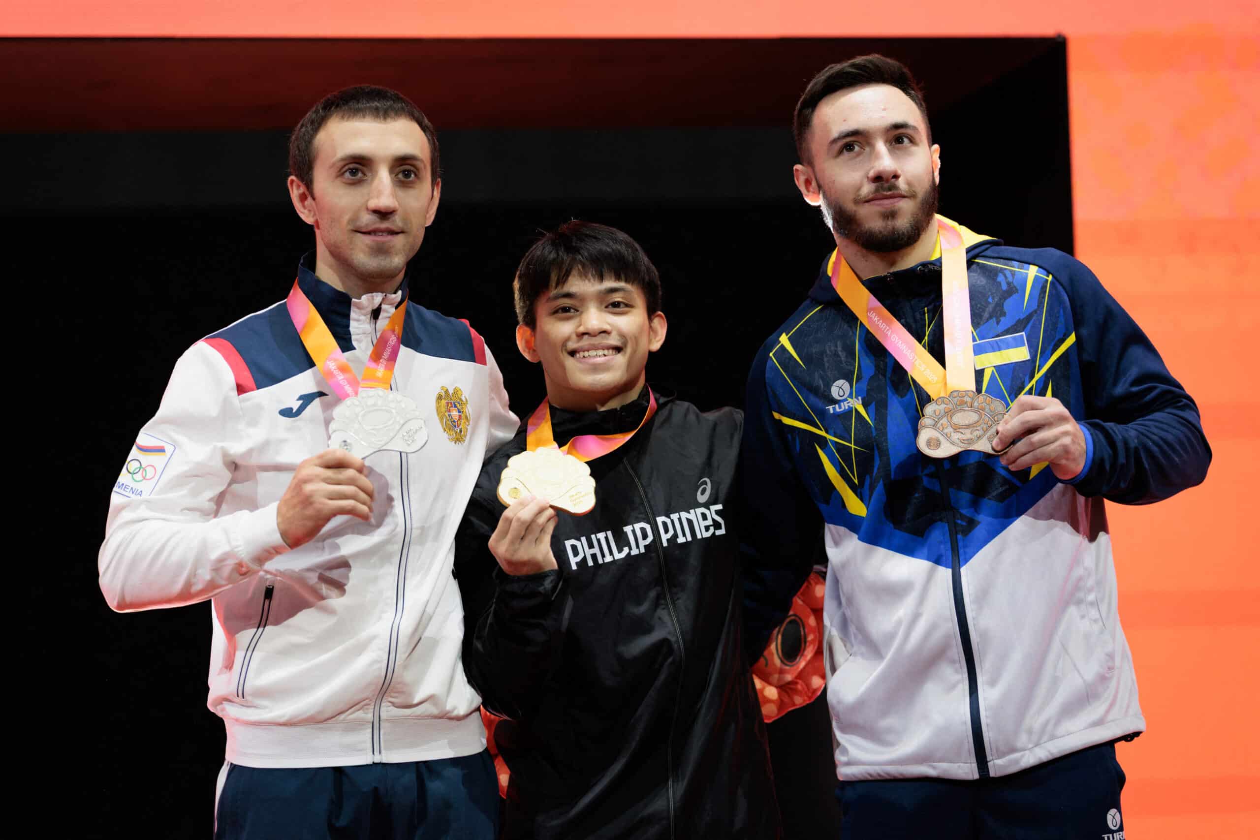 Carlos Yulo wins men's vault gold at World Championships