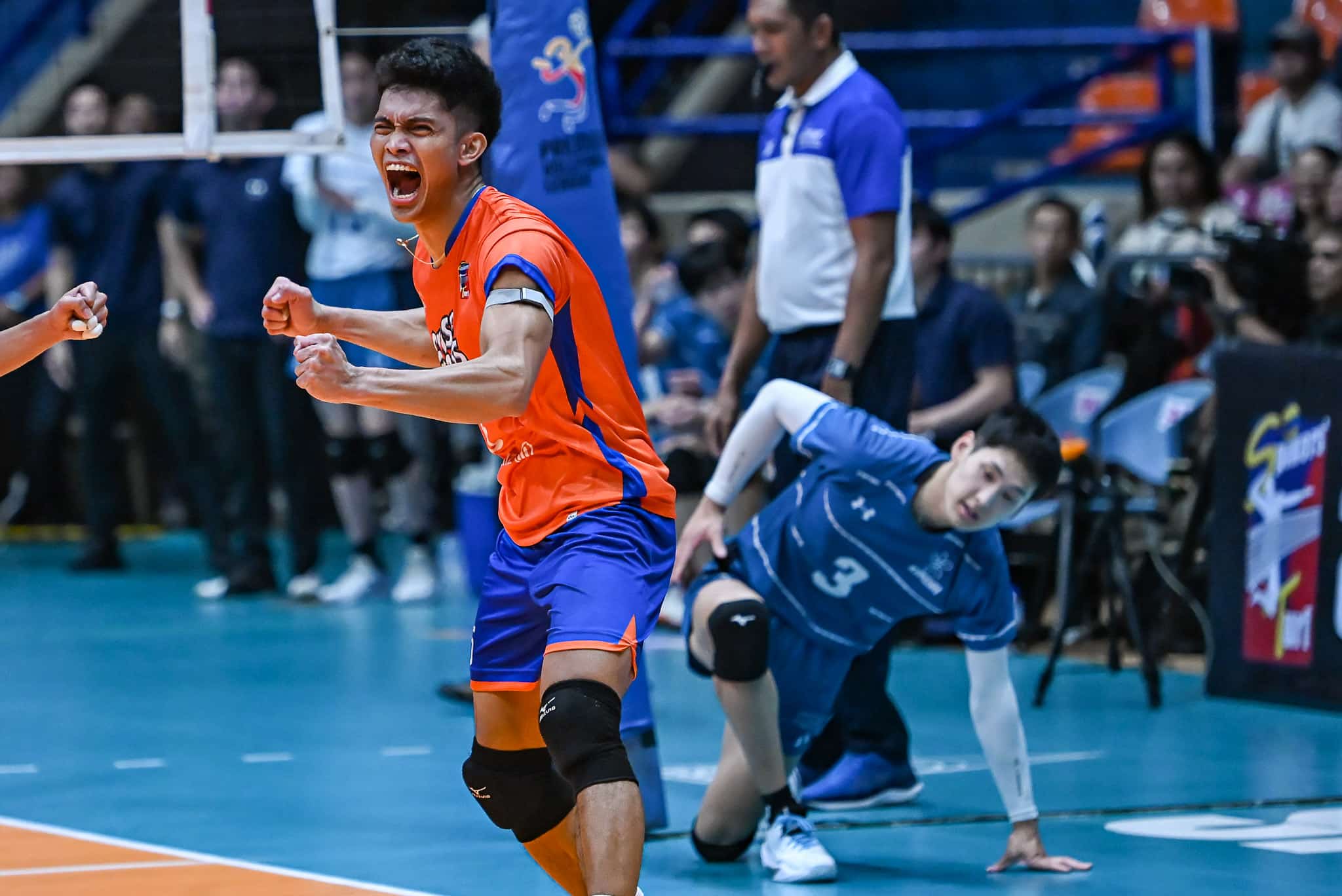 Criss Cross the target as Spikers’ turf gets going