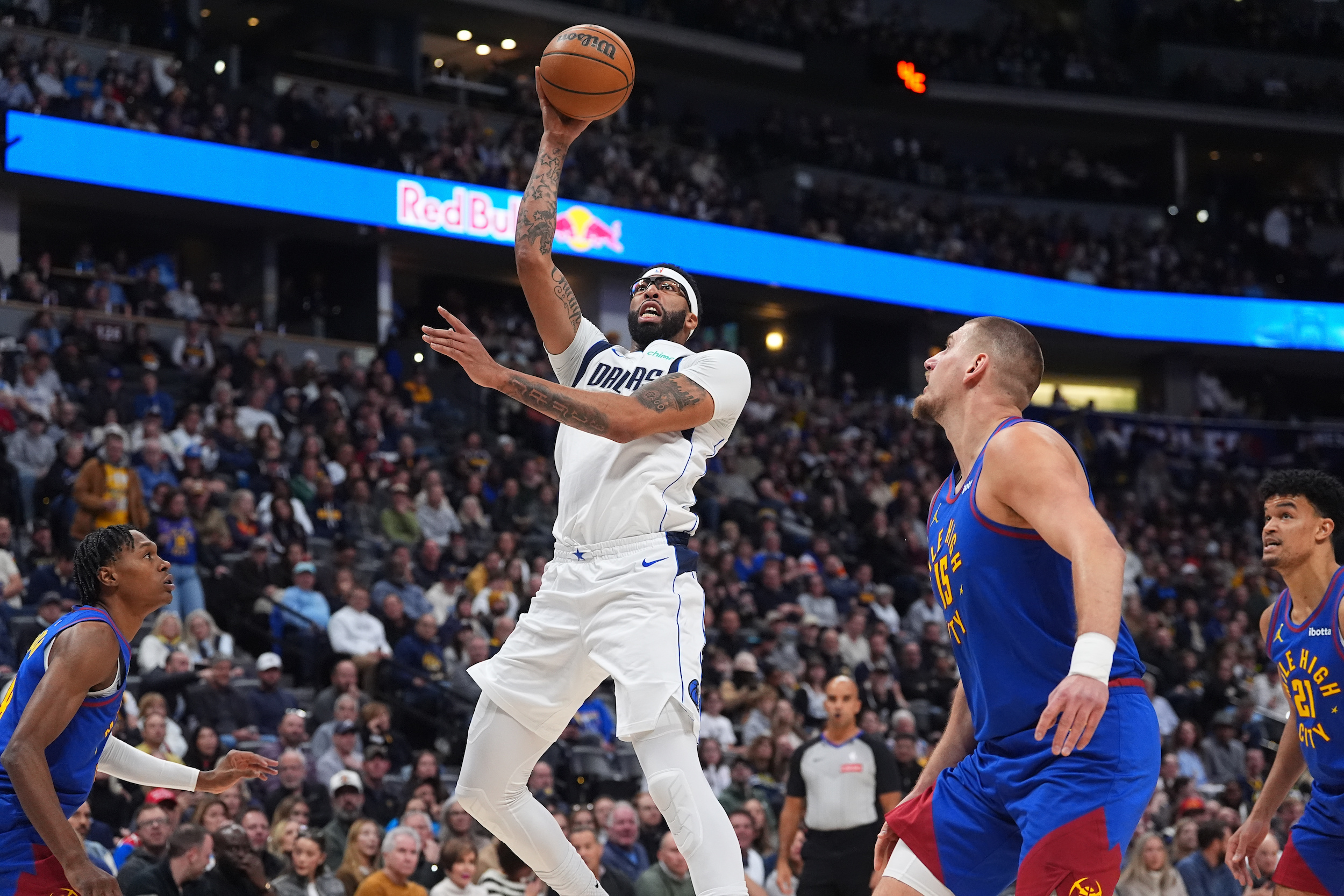 Mavericks Stun Nuggets with Stunning Comeback, Anthony Davis Dominates in Return