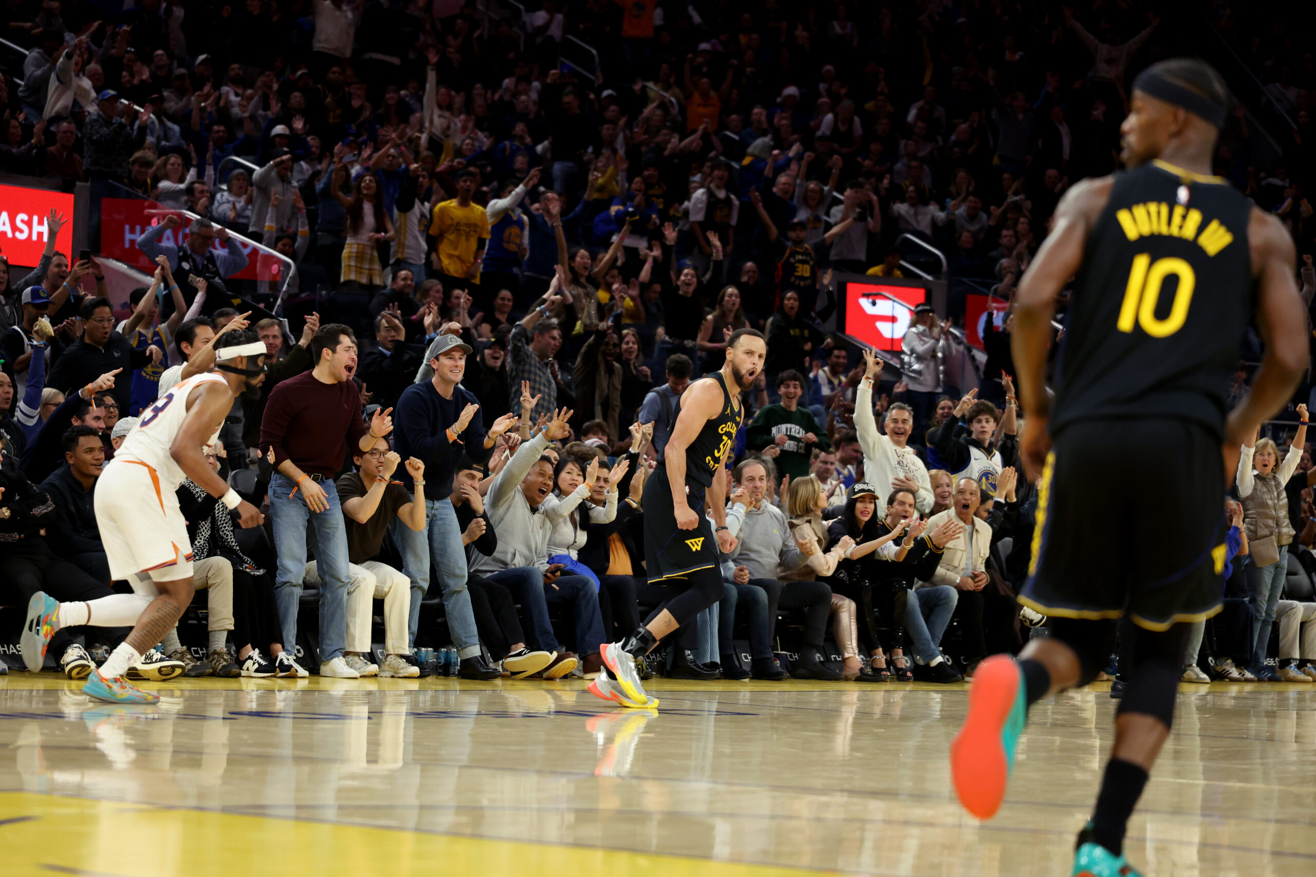 NBA: Warriors escape Suns in teams’ second straight physical game