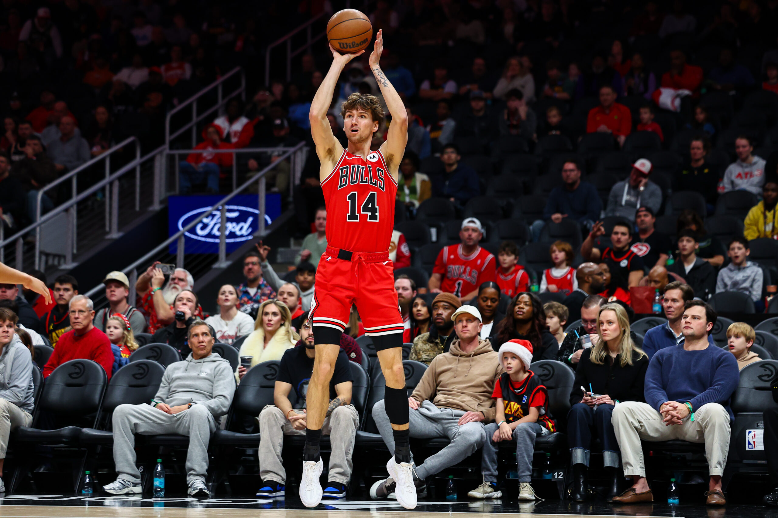 NBA: Bulls edge Hawks in highest-scoring game this season