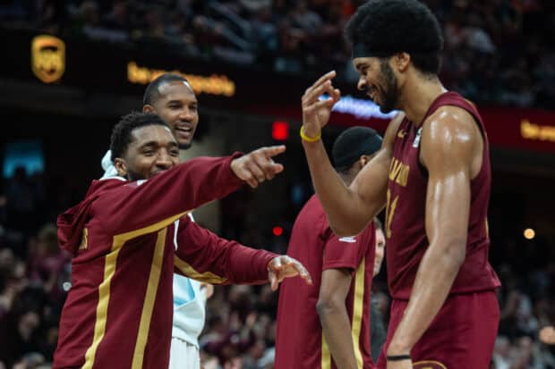 NBA: Donovan Mitchell propels Cavaliers past Pelicans