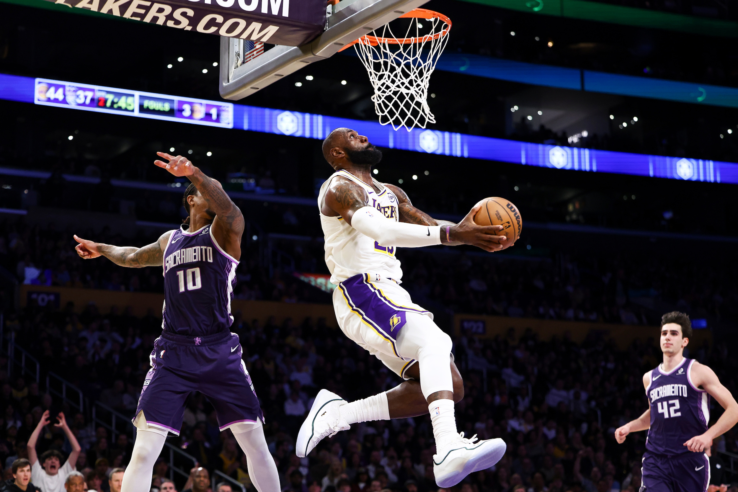 NBA: Luka Doncic, LeBron James help Lakers end skid with win over Kings