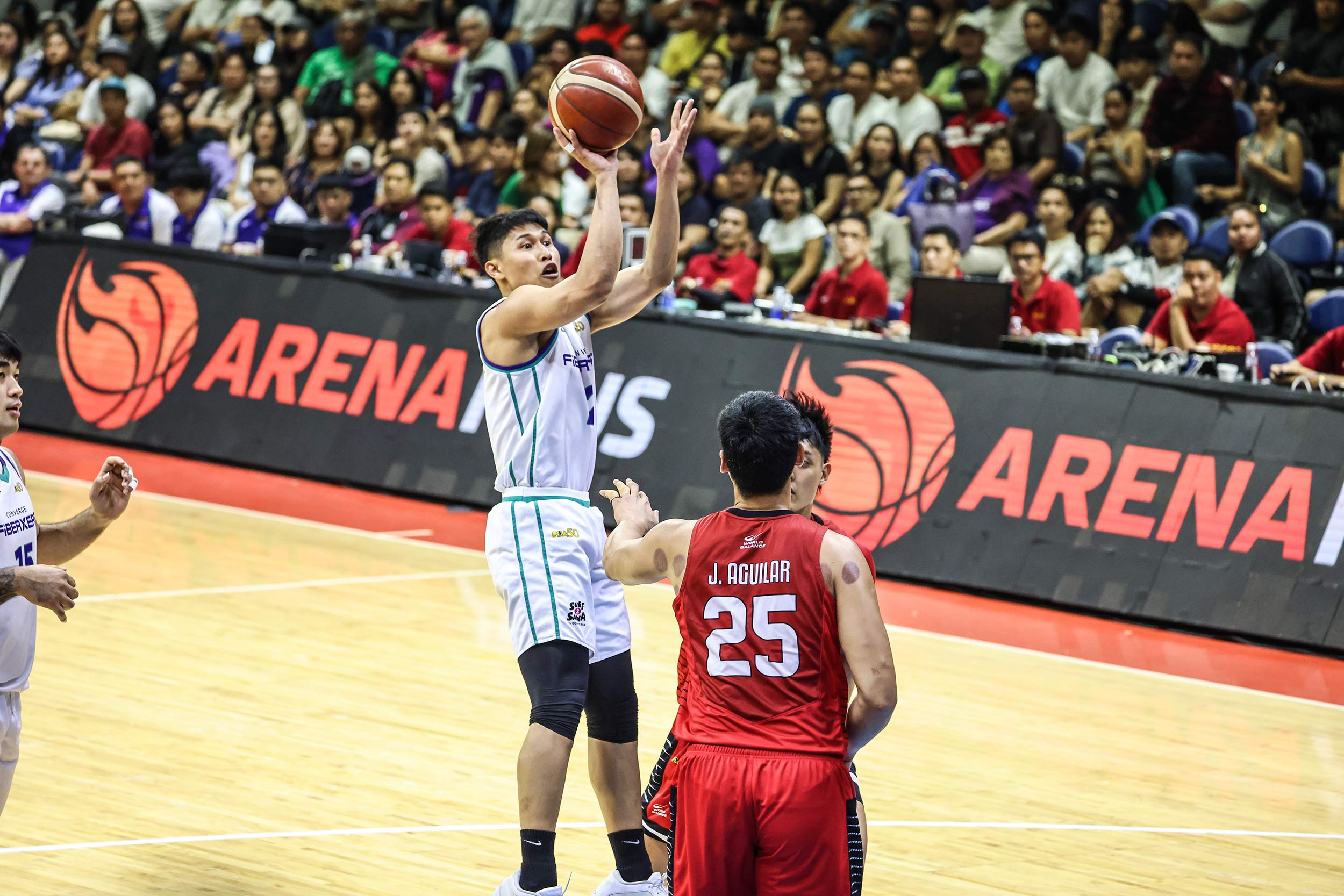 Twin towers use last shot to take FiberXers to semis