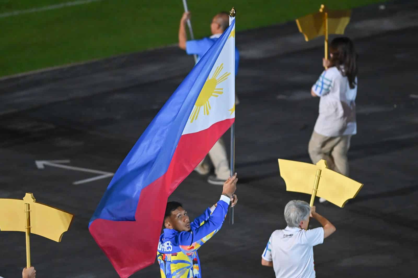 Eumir Marcial leads Team Philippines in SEA Games closing rites