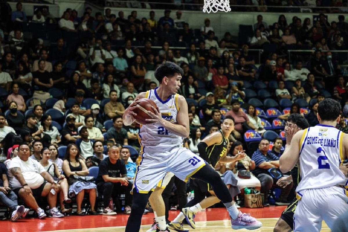 Andrada gets feet wet in PBA, and fellow Lions just happy to ease him in