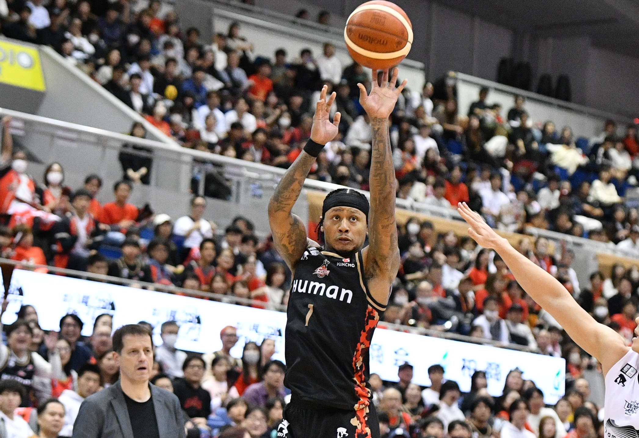 Ray Parks jumps back into B.League action after SEA Games gold
