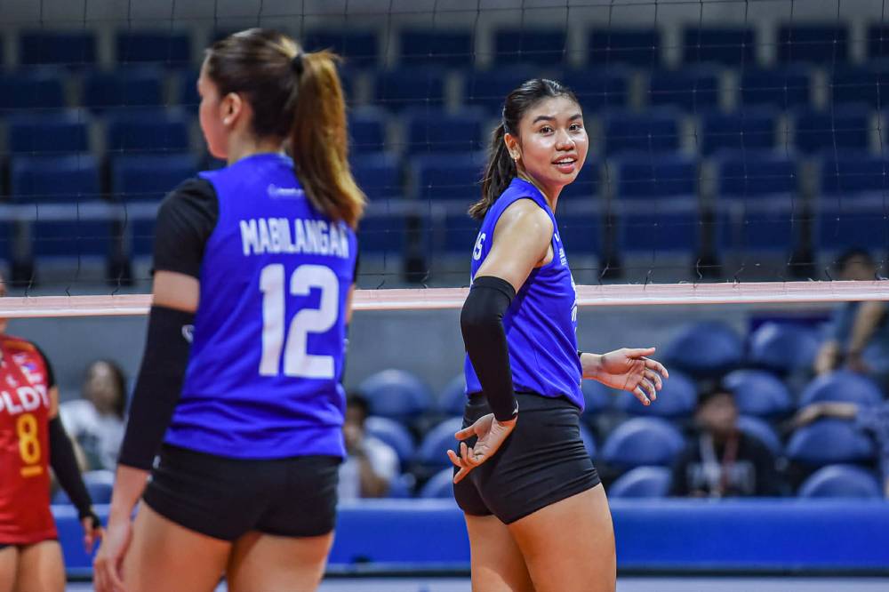 Future doctor Santos gives Thunderbelles one more go