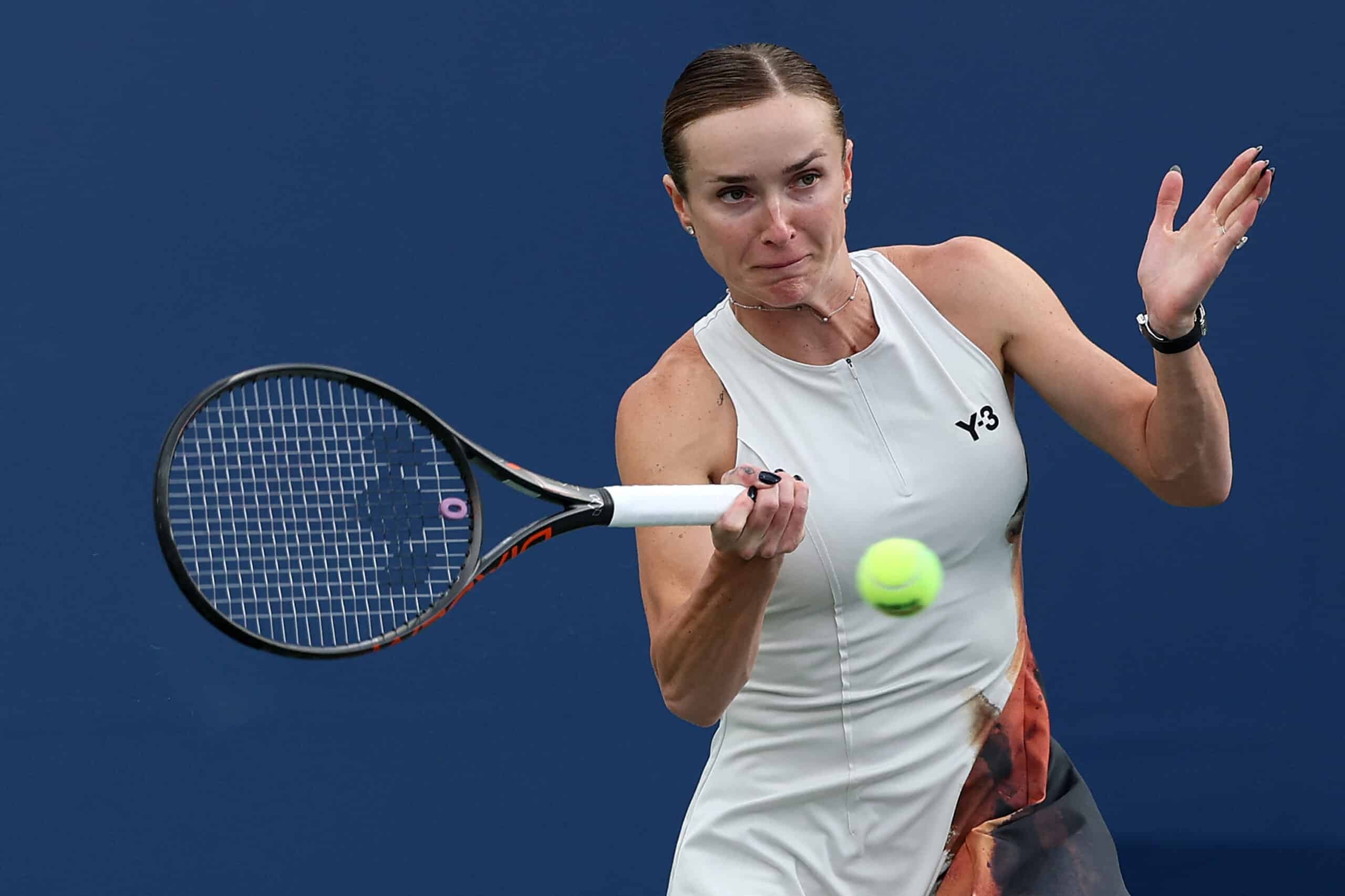 Elina Svitolina digs deep to reach WTA semifinals in Auckland