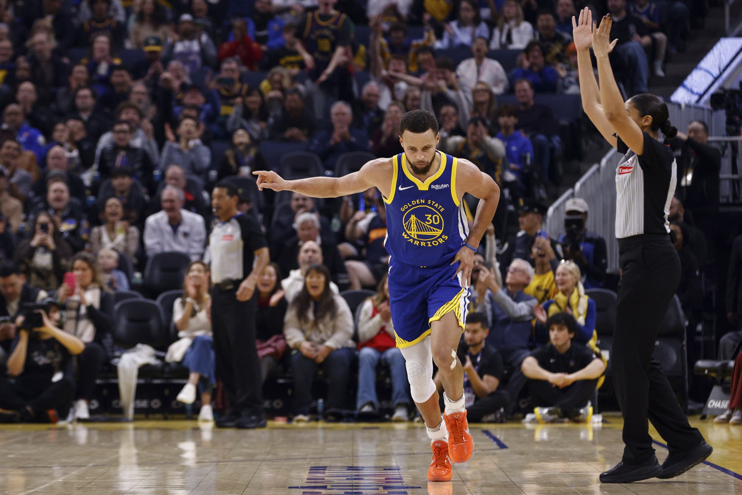 NBA: Steph Curry returns from ankle injury, Warriors beat Jazz