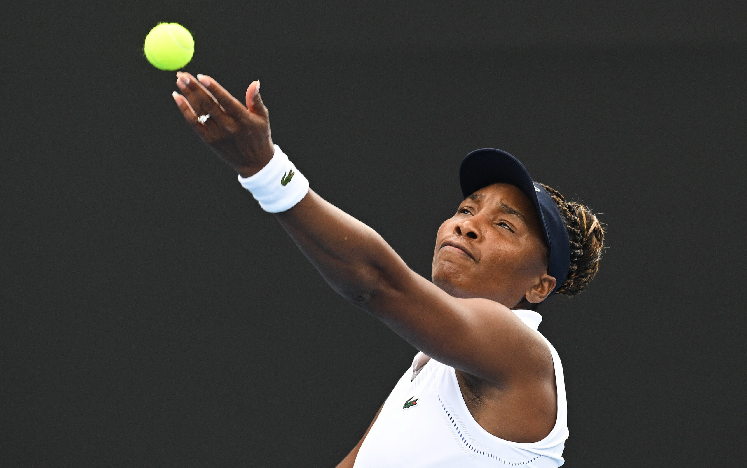Venus Williams loses in 1st round of Australian Open tuneup event