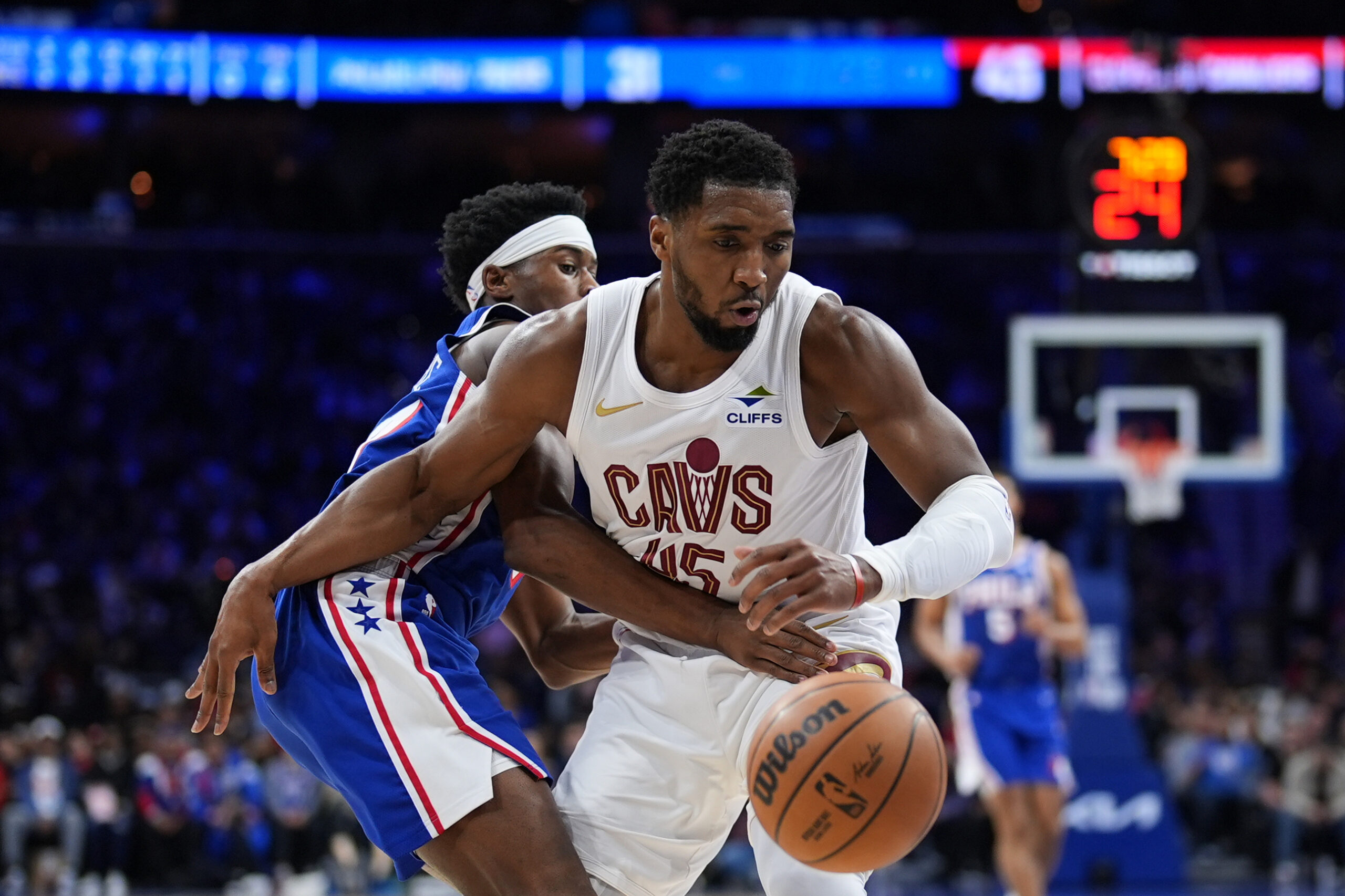 NBA: Donovan Mitchell powers Cavaliers past 76ers