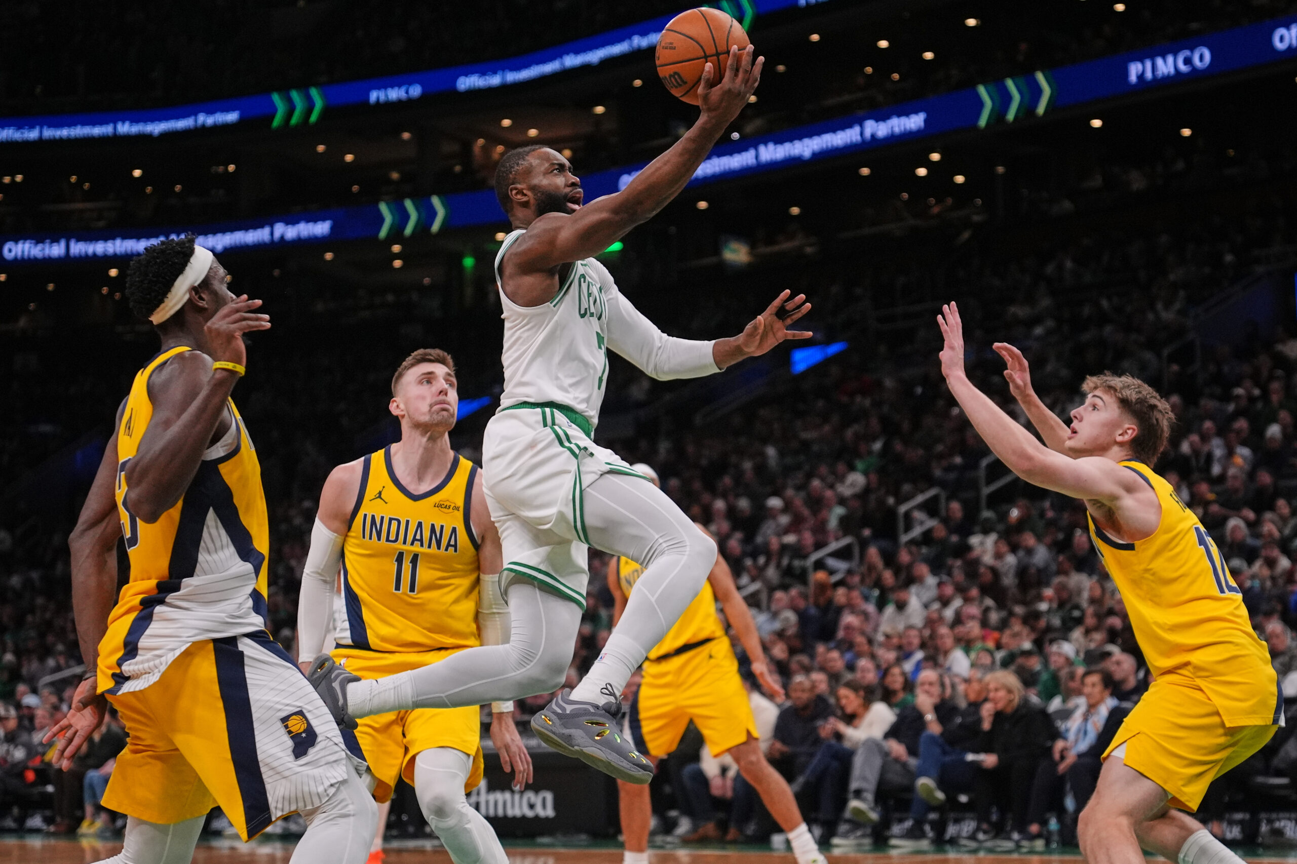 NBA: Jaylen Brown leads Celtics past Pacers