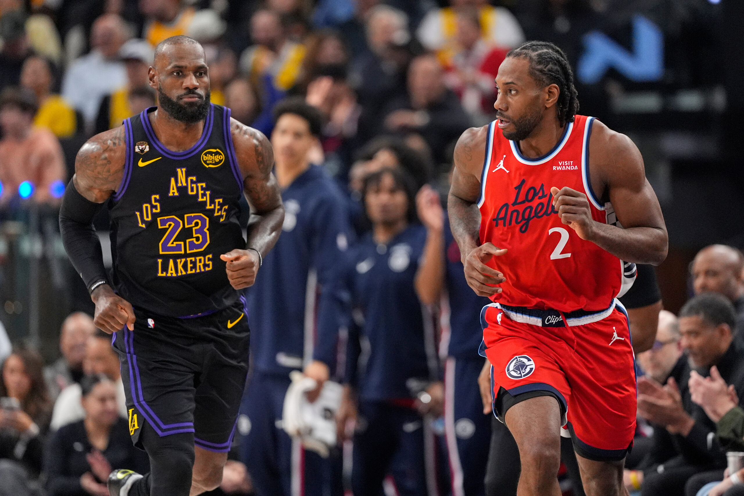 NBA: Kawhi Leonard, Clippers hold off Lakers