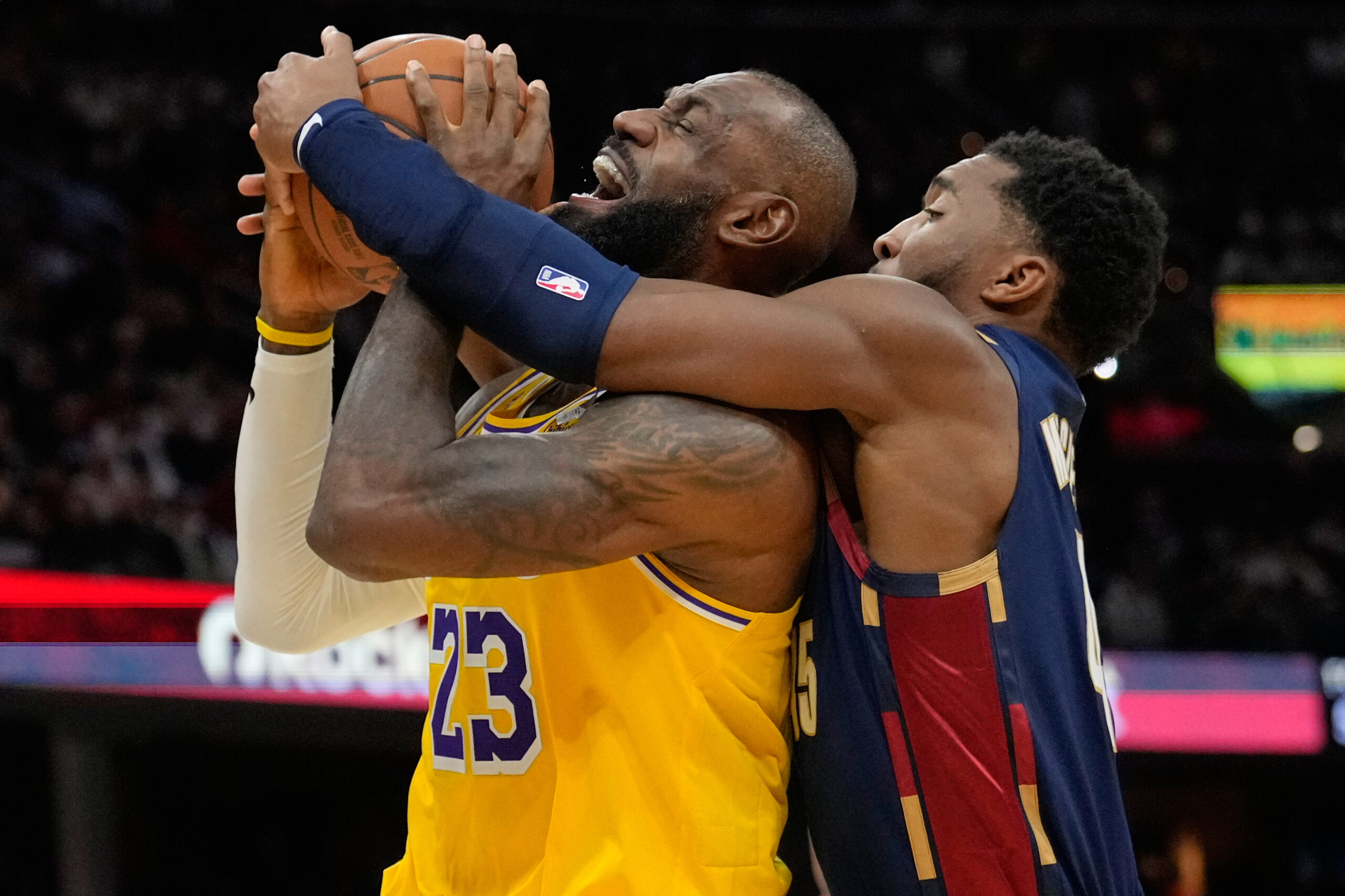 NBA: Cavaliers spoil LeBron James’ return, riding big 3rd quarter