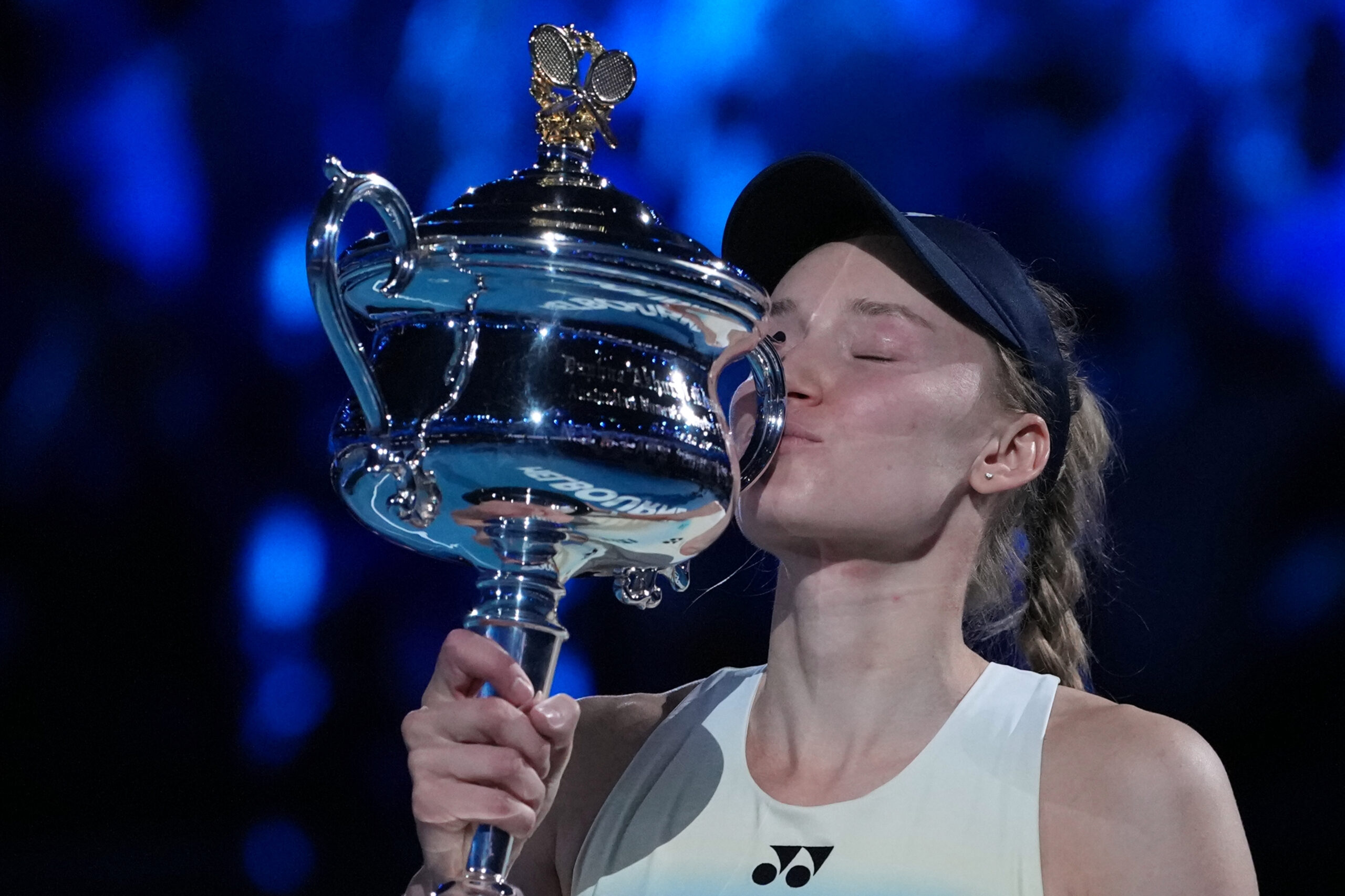 Elena Rybakina beats Aryna Sabalenka in tense Australian Open final