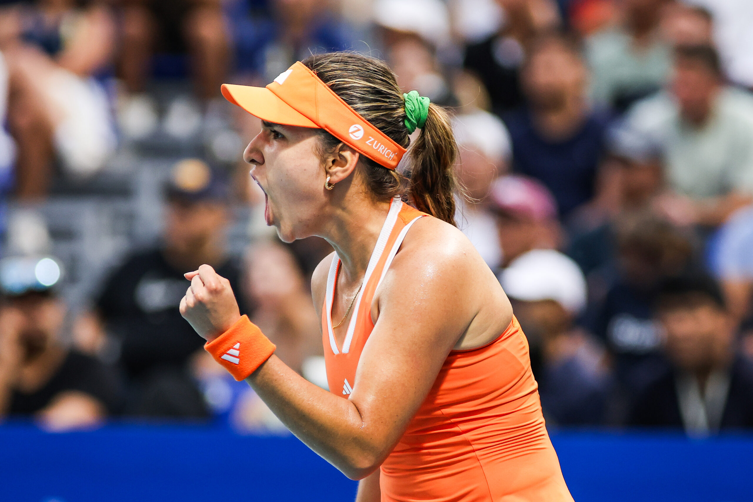 Camila Osorio outlasts Donna Vekic to rule first Philippine Open