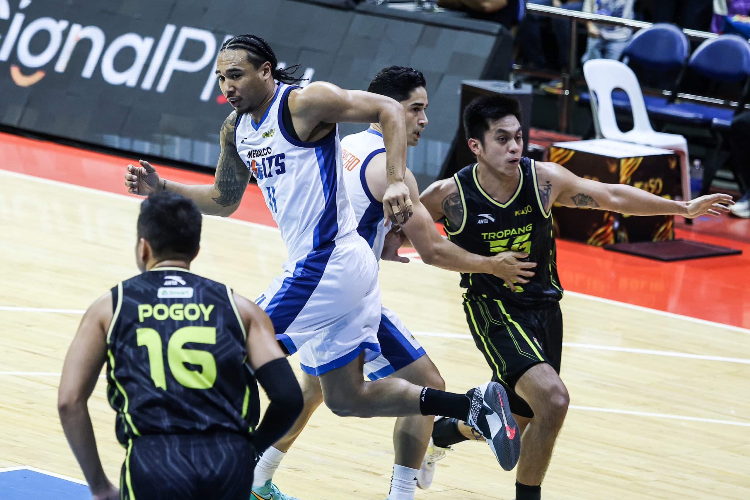 PBA: Chris Newsome plays through dislocated finger in Meralco loss