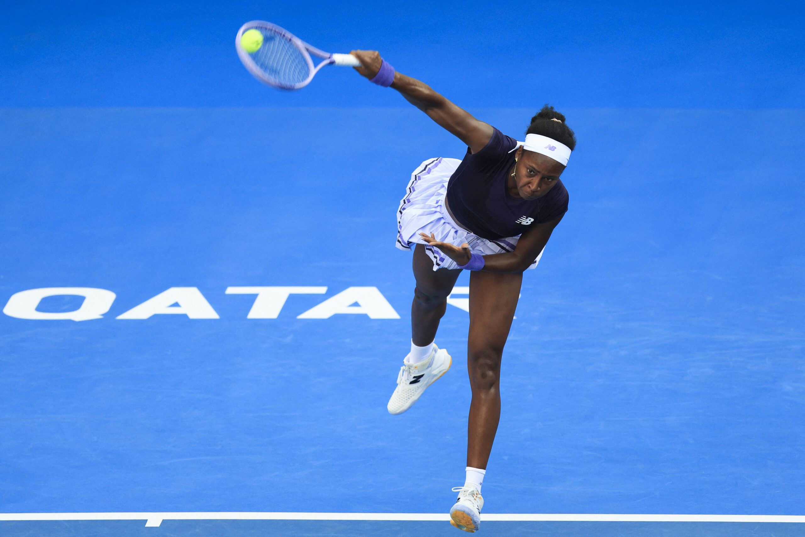 Coco Gauff dumped out of Qatar Open; Swiatek, Rybakina through