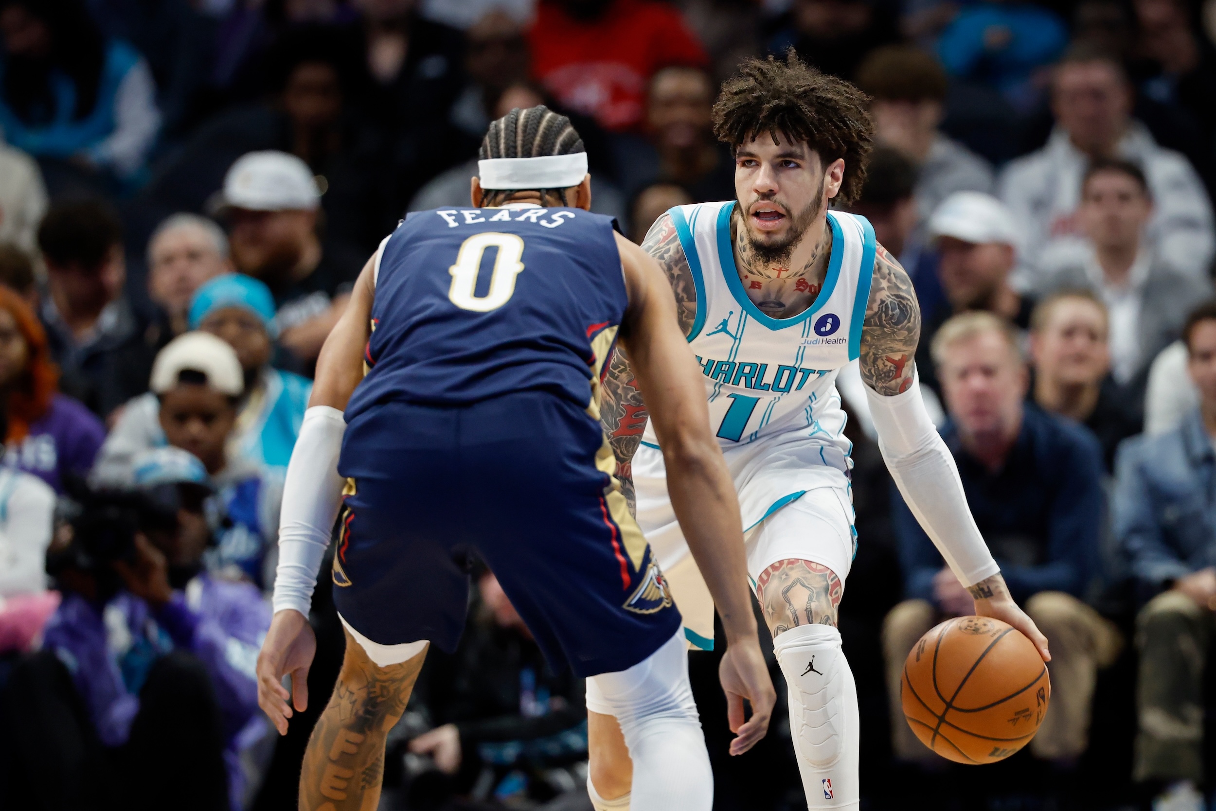 NBA: Streaking Hornets fight back from 22 down to beat Pelicans