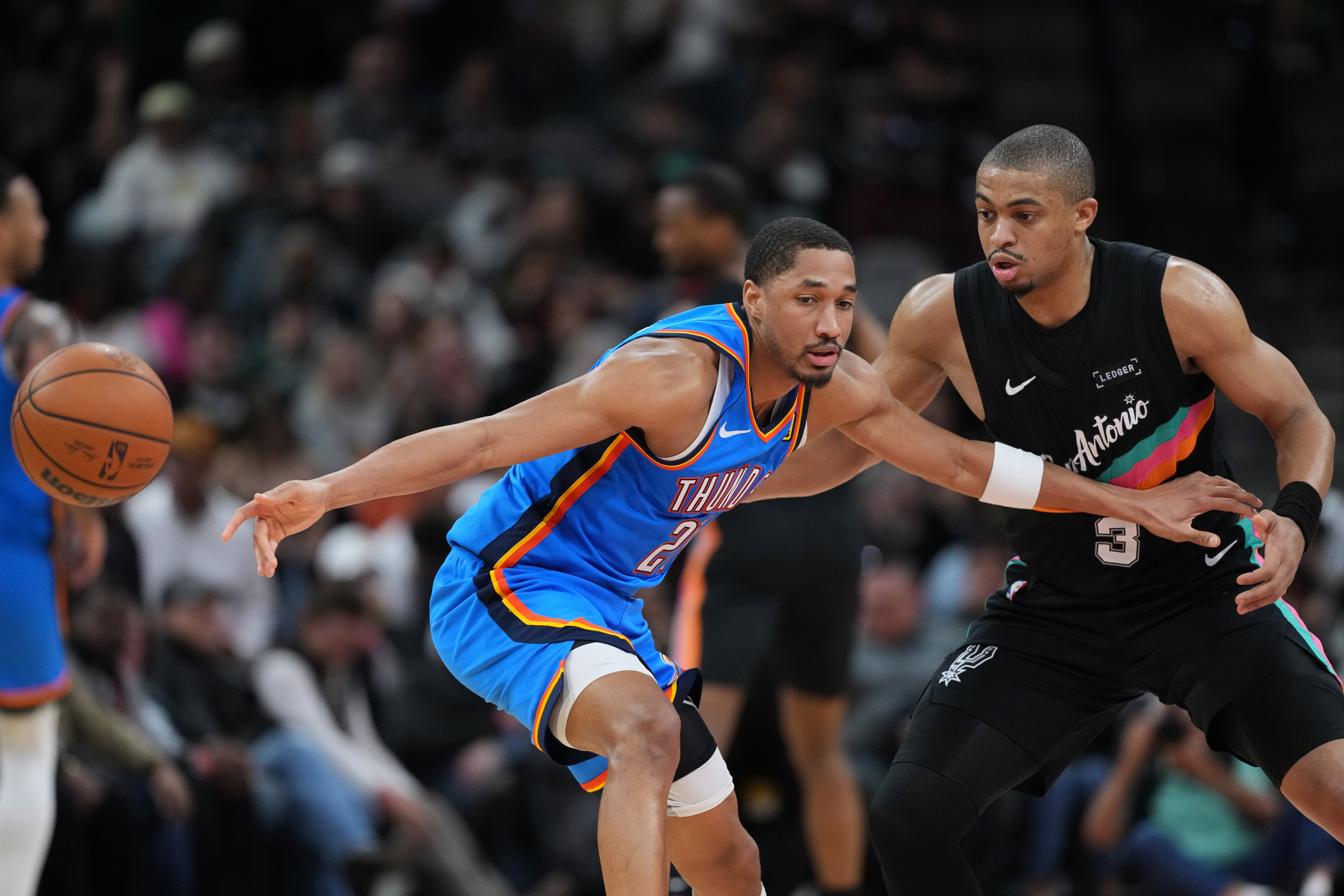 NBA: Spurs beat Thunder for fourth time this season