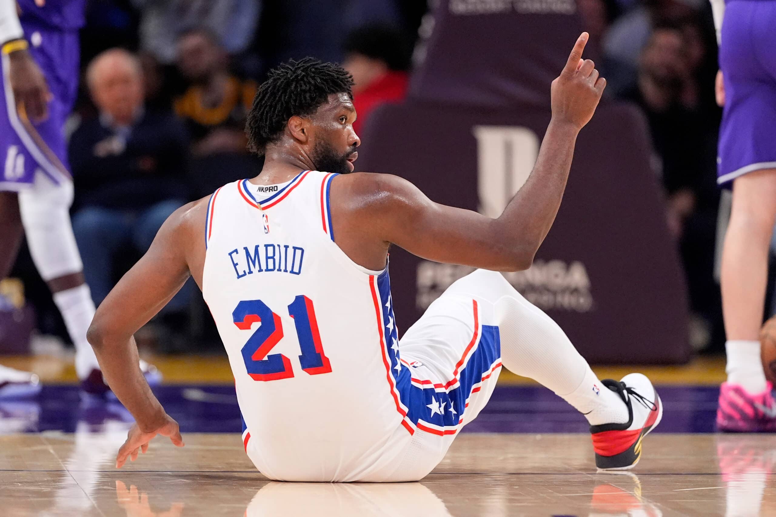 NBA: Joel Embiid is hurt again for 76ers with sore right shin