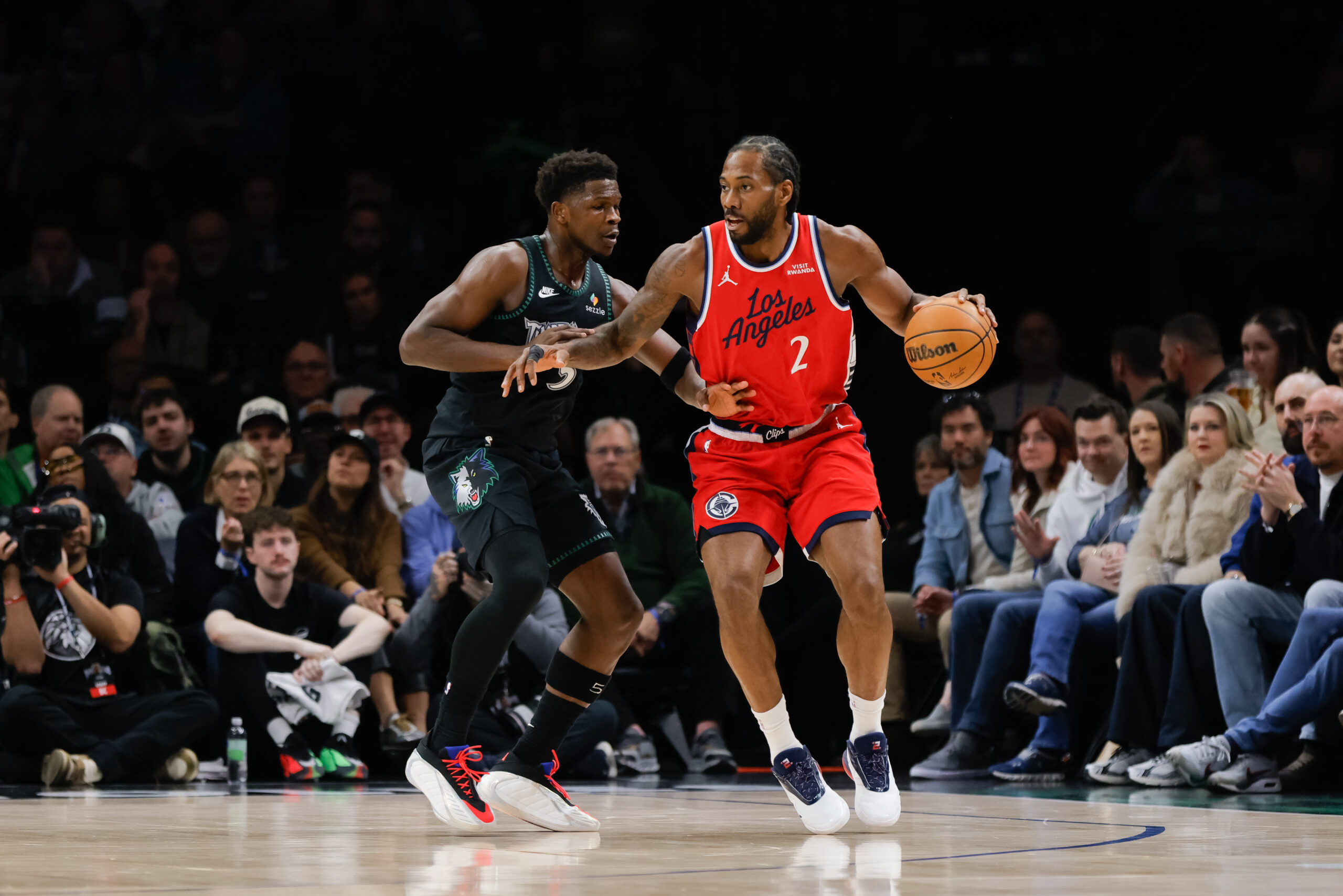 NBA: Kawhi Leonard scores 41, Clippers rout slumping Timberwolves