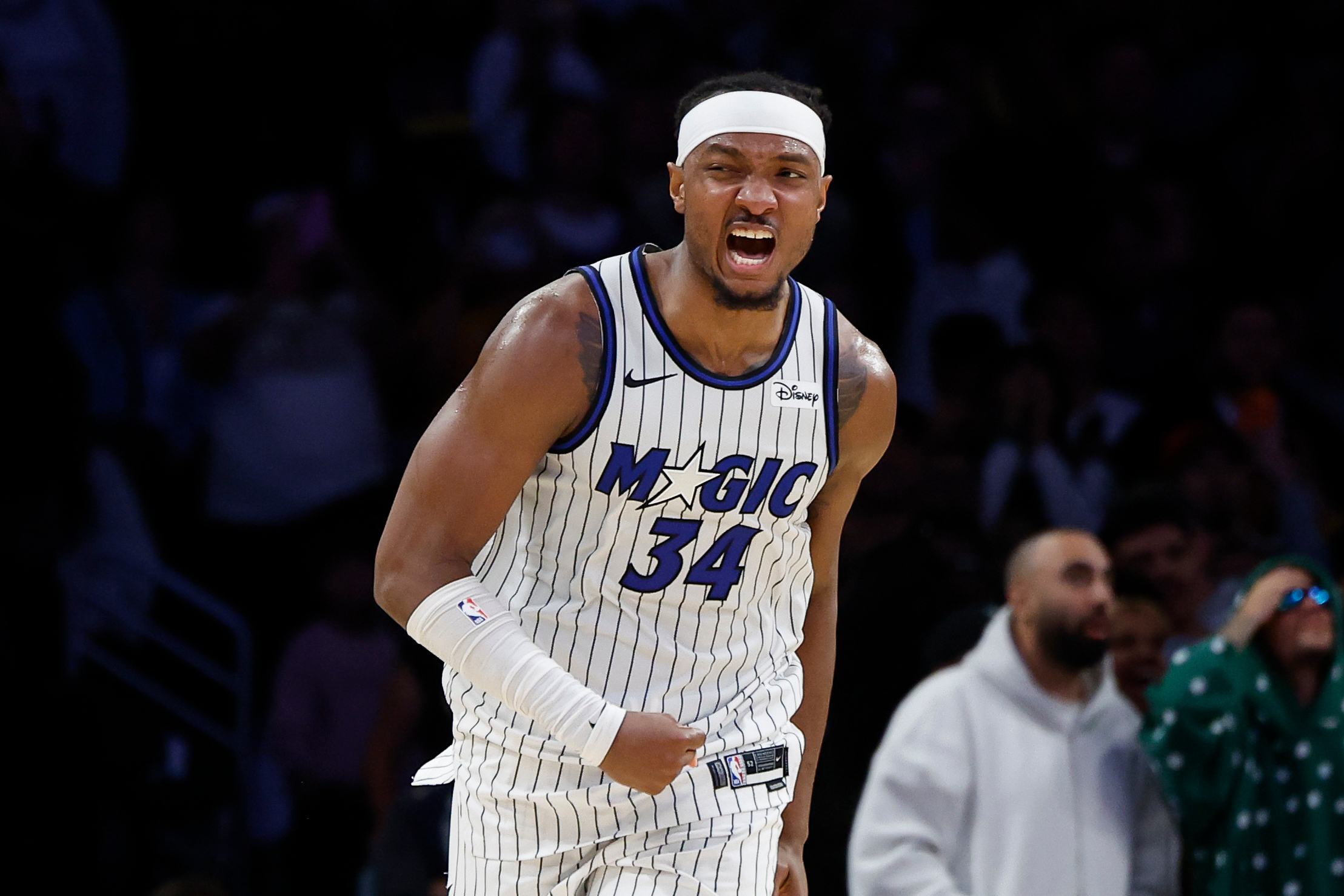 NBA: Wendell Carter Jr. scores late winner as Magic edge Lakers