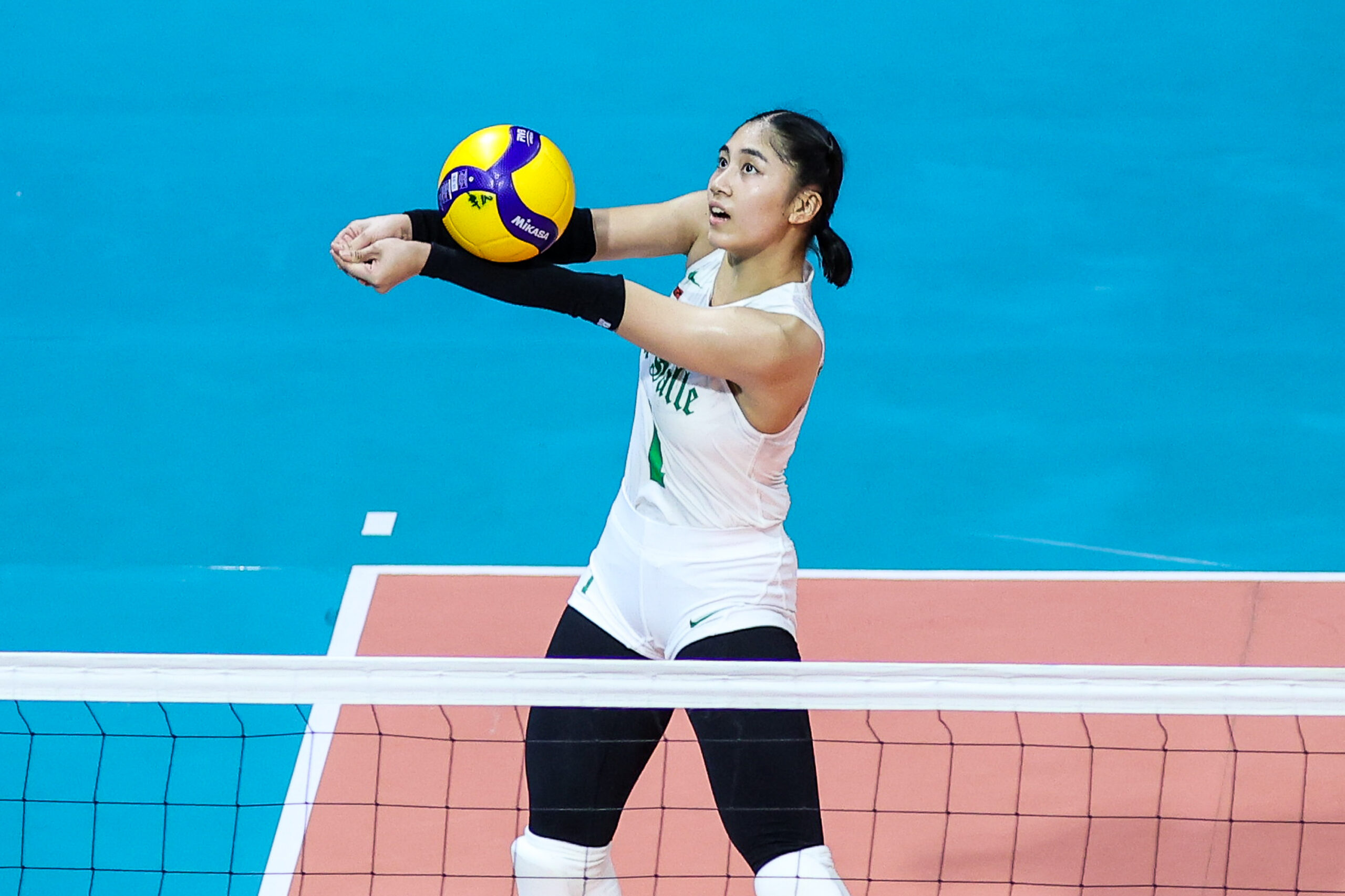 UAAP volleyball: Rookie Mikee Santos shines in La Salle romp