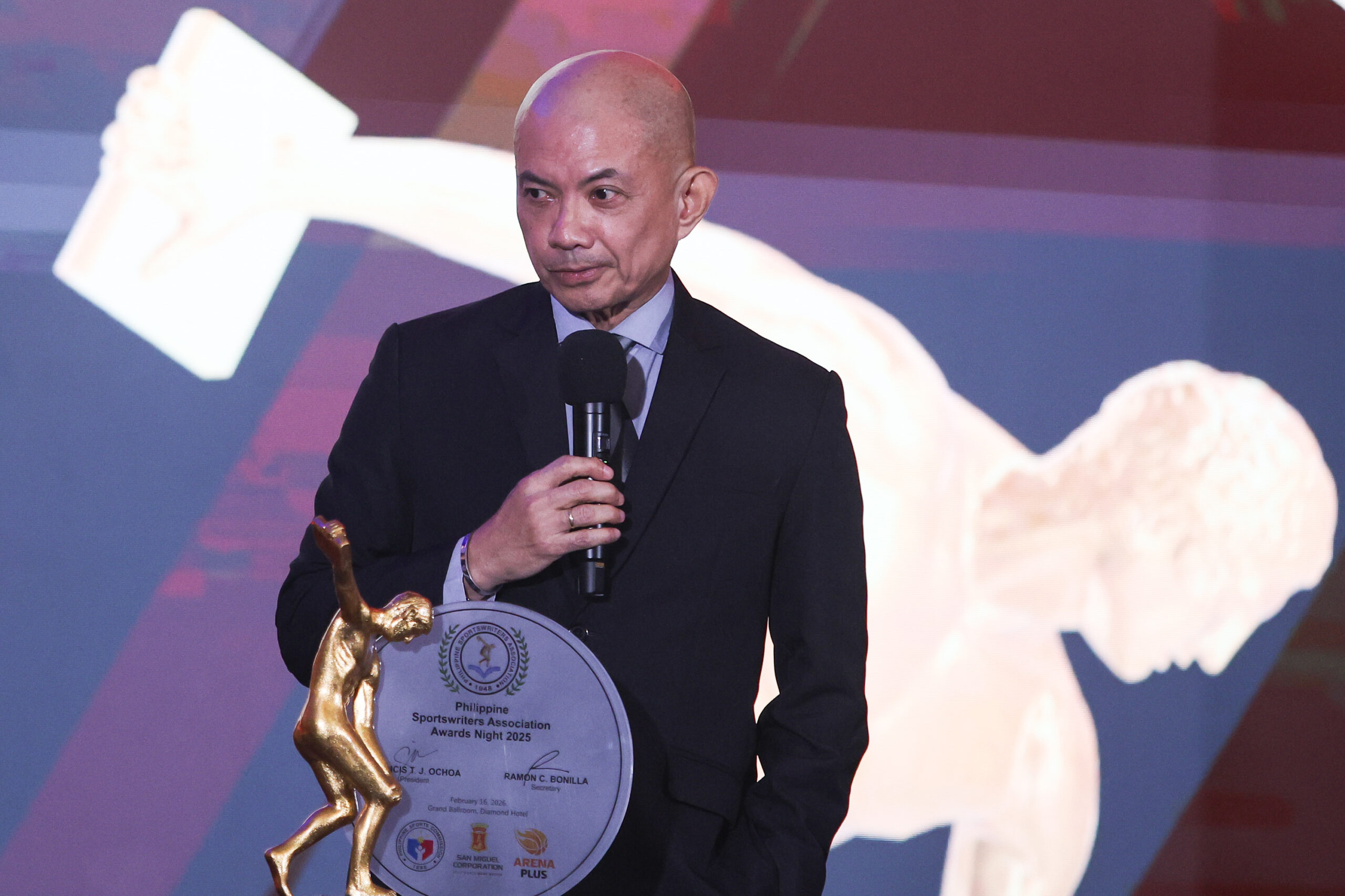 Yeng Guiao shares PSA recognition with athletes, sports leaders