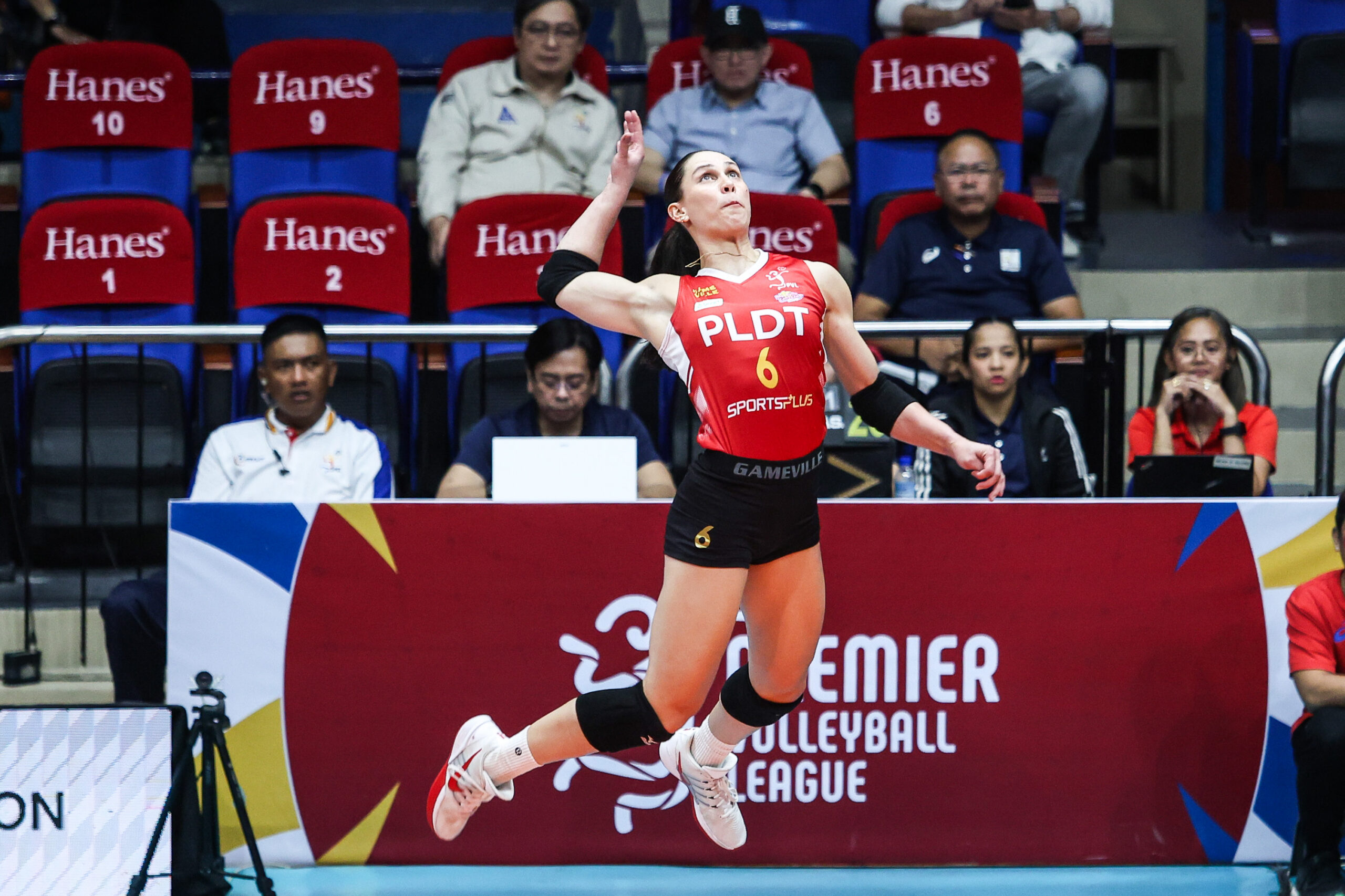 PVL: PLDT regains solo lead, escapes Farm Fresh behind Savi Davison’s 32