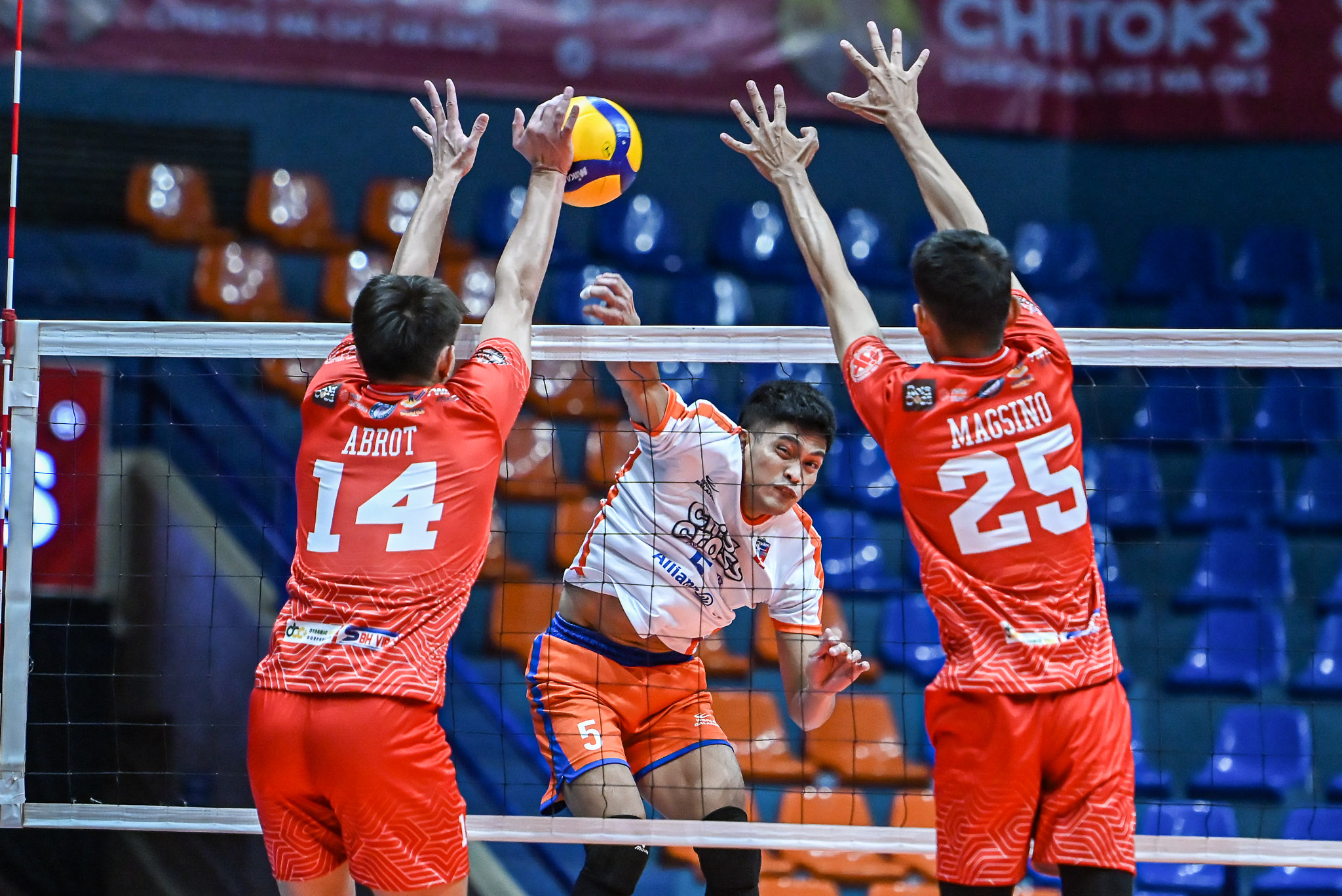 Spikers’ Turf: Criss Cross, Savouge stay perfect