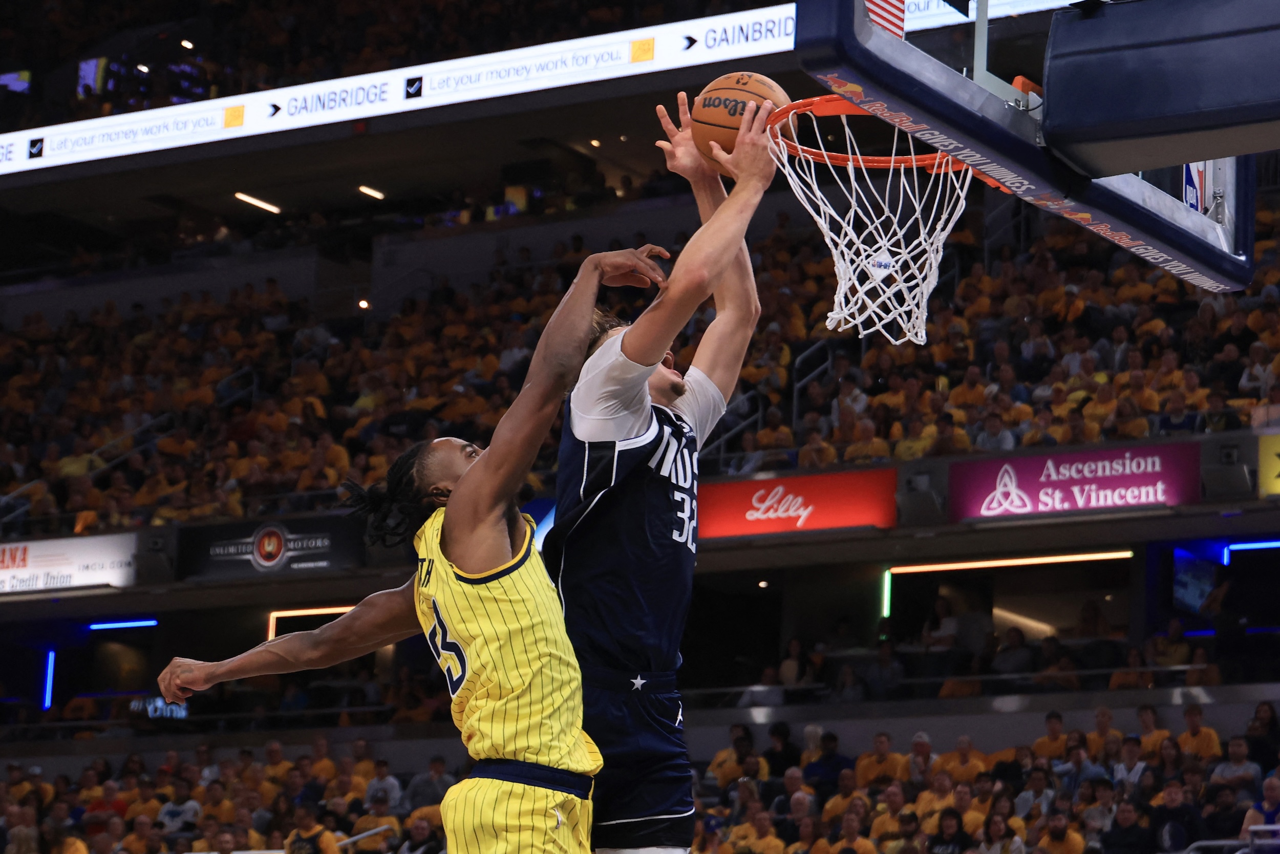 NBA: Mavs lose Cooper Flagg to shoulder injury after hard foul