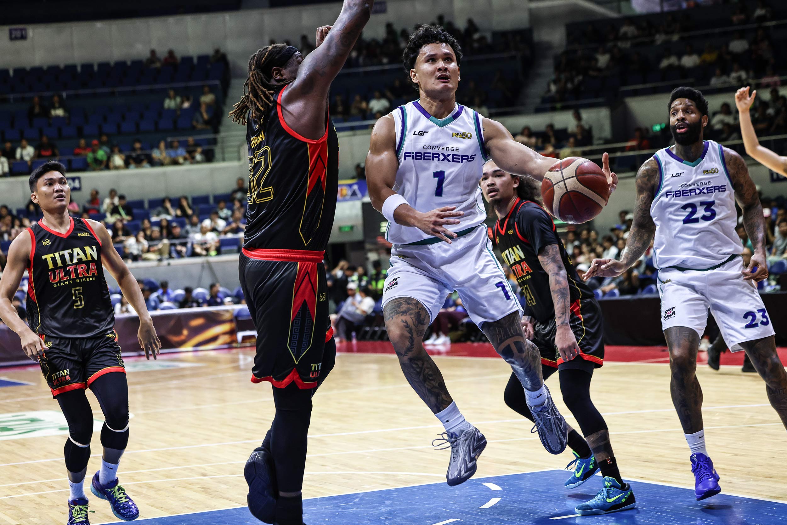 PBA: Converge claims quarters berth behind JGDL triple-double